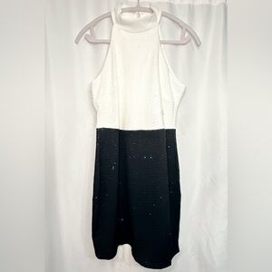 NWOT Elegant Black and White Lightweight Sparkly Sleeveless Dress Size Medium